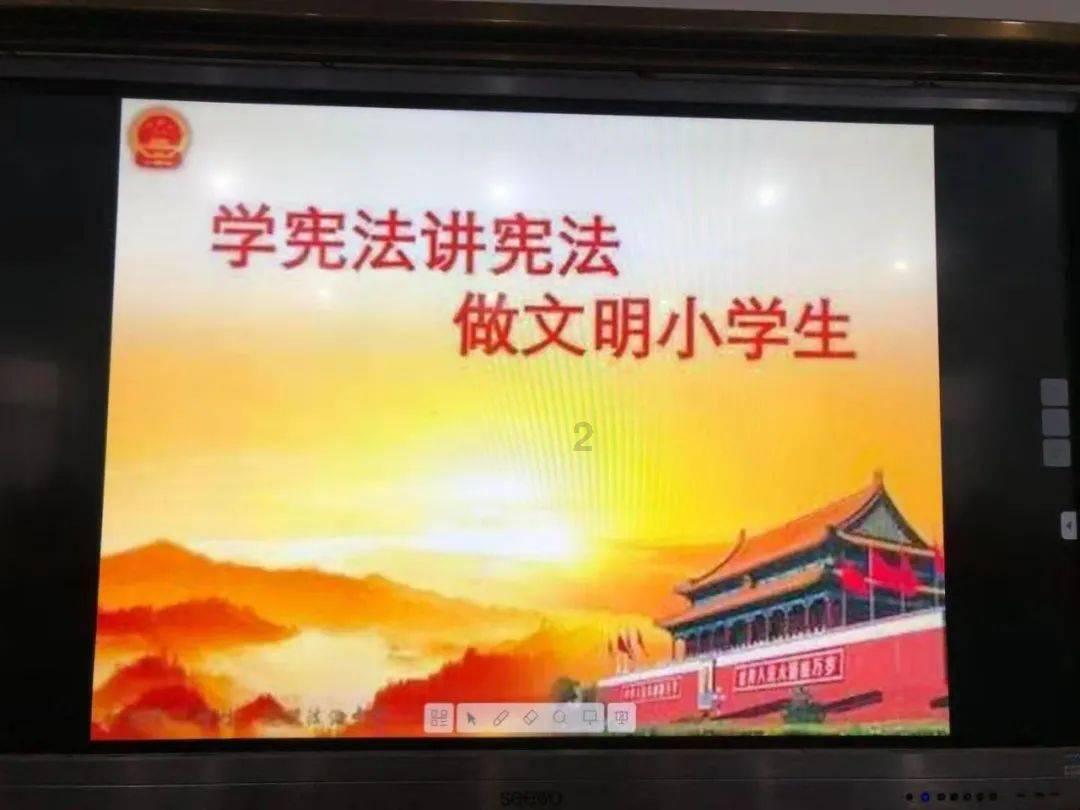 有哪些百搭单品可以让小个子在秋冬显高显瘦？
